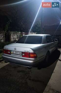 Седан Lexus LS 1998 в 