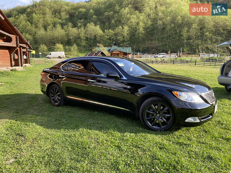 Седан Lexus LS 2007 в Ужгороде