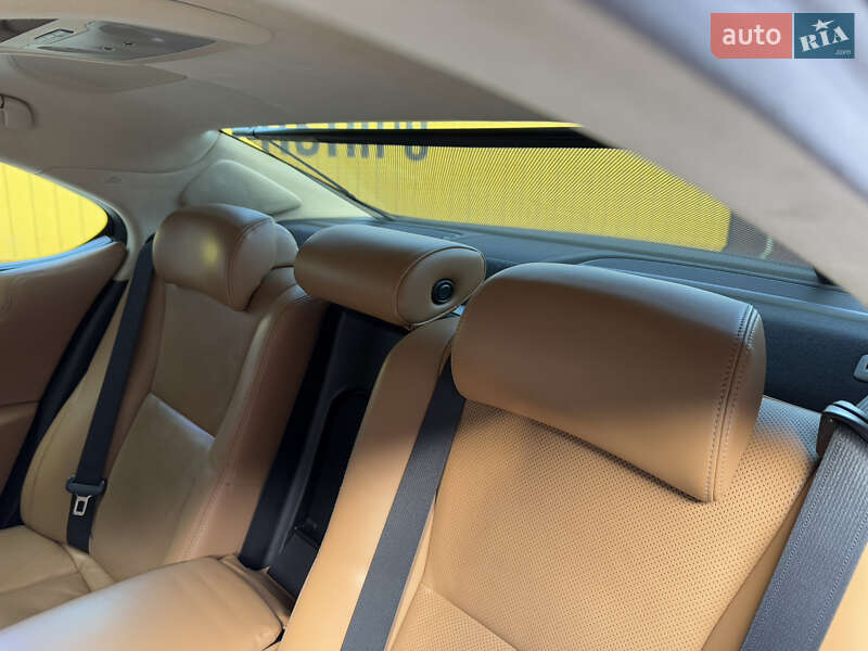 Седан Lexus LS 2012 в Умани
