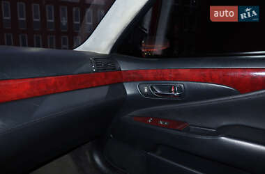 Седан Lexus LS 2007 в 