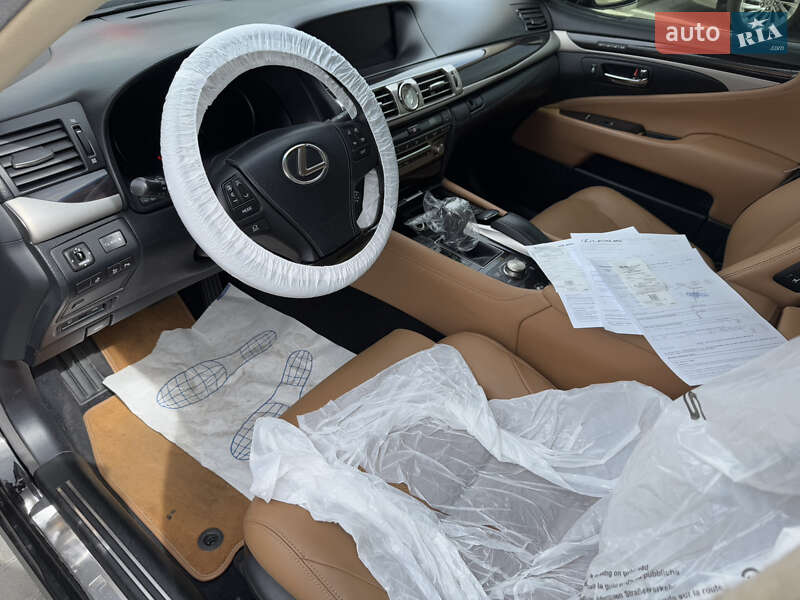 Седан Lexus LS 2012 в Умани