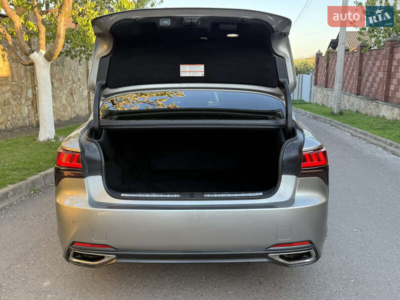 Седан Lexus LS 2022 в Ровно
