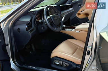 Седан Lexus LS 2022 в 