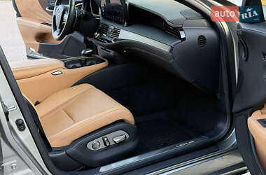 Седан Lexus LS 2022 в 