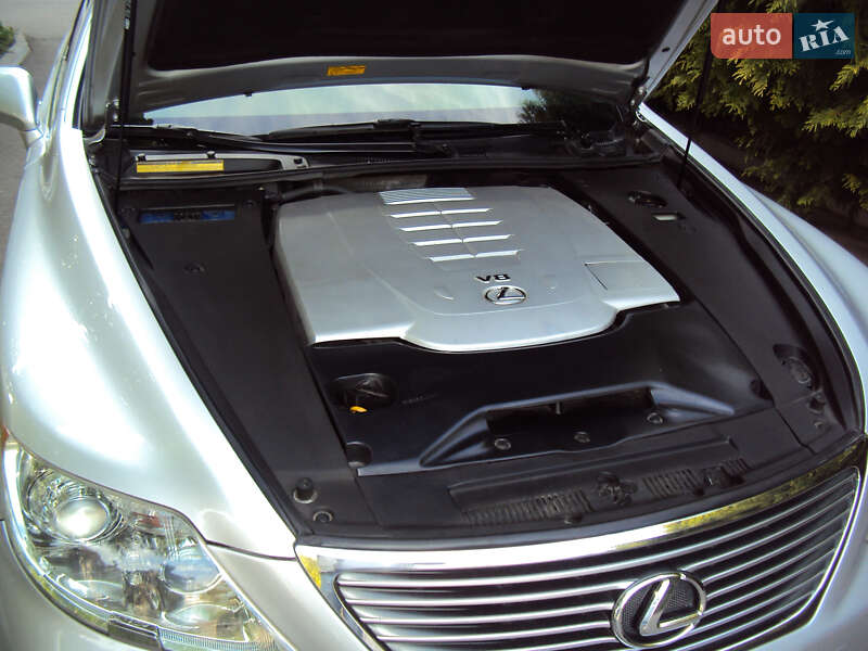 Седан Lexus LS 2008 в Дніпрі