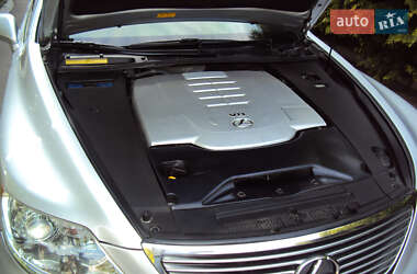 Седан Lexus LS 2008 в 