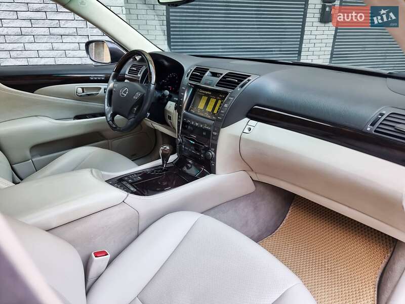 Седан Lexus LS 2007 в Хмельницком