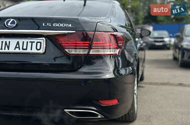 Седан Lexus LS 2014 в 
