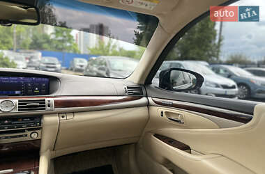 Седан Lexus LS 2014 в 