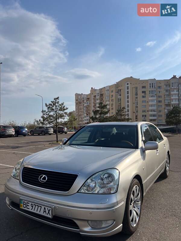 Седан Lexus LS 2002 в 