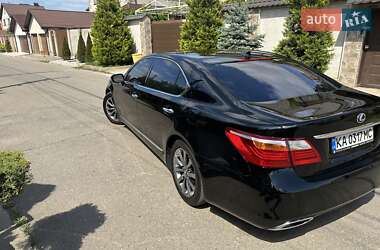 Седан Lexus LS 2010 в 
