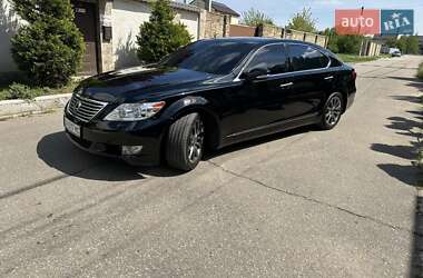 Седан Lexus LS 2010 в 
