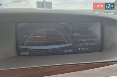 Седан Lexus LS 2013 в 