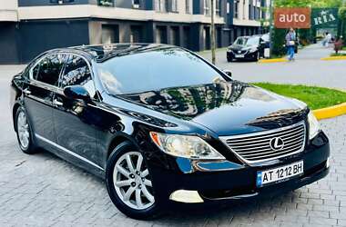 Седан Lexus LS 2008 в Ровно