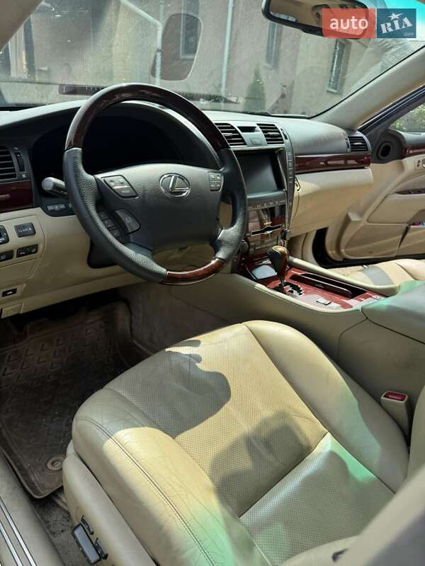 Седан Lexus LS 2007 в Києві