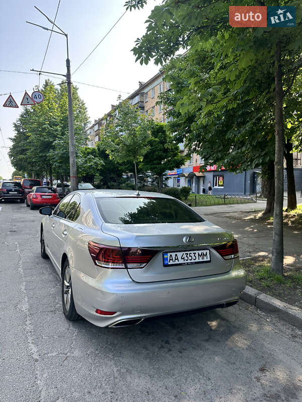 Седан Lexus LS 2013 в Киеве
