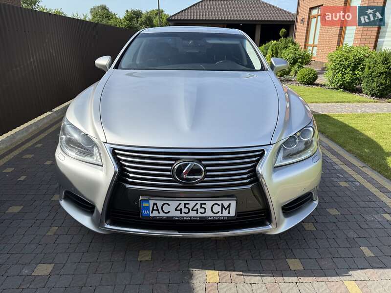 Седан Lexus LS 2014 в Луцке