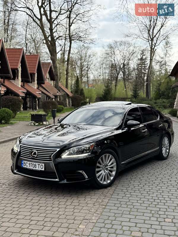 Седан Lexus LS 2013 в Львові