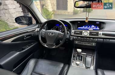 Седан Lexus LS 2013 в 