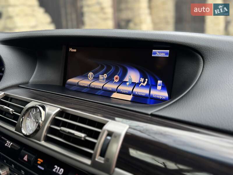 Седан Lexus LS 2013 в Львові