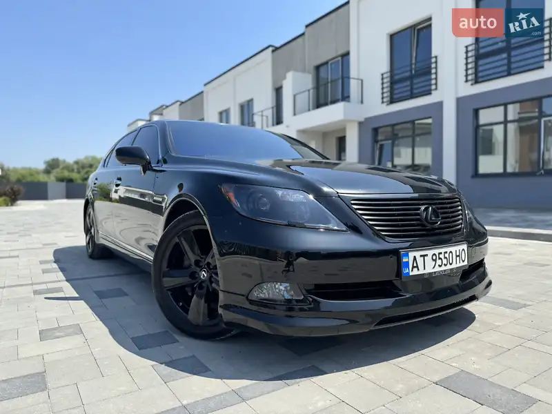 Lexus LS