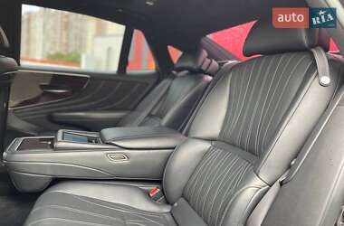 Седан Lexus LS 2018 в 