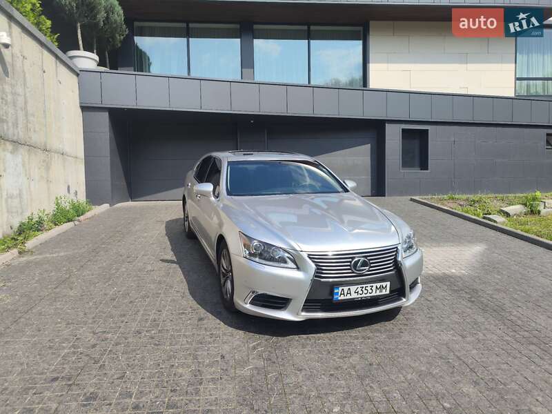 Lexus LS 2013