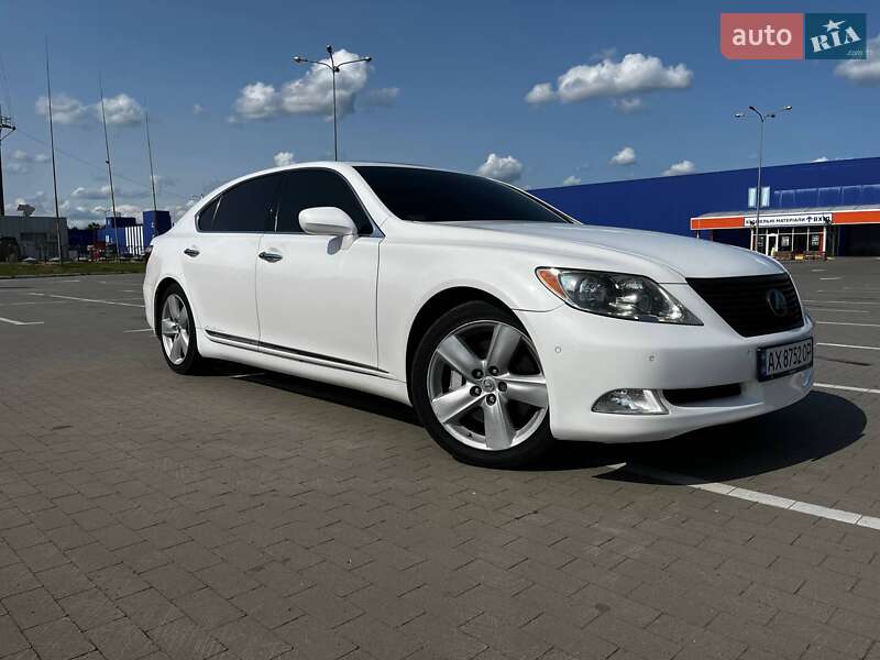 Седан Lexus LS 2008 в Сумах