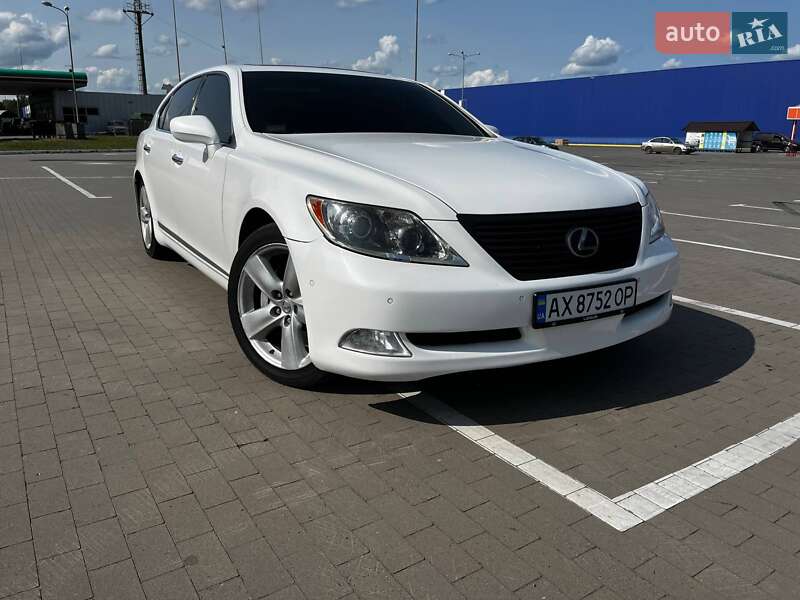 Седан Lexus LS 2008 в Сумах