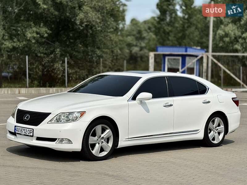 Седан Lexus LS 2008 в Сумах