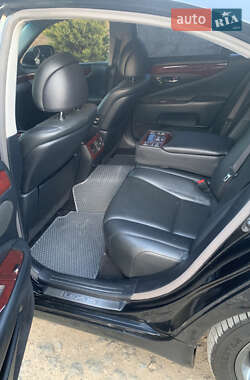 Седан Lexus LS 2008 в 