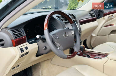 Седан Lexus LS 2007 в 