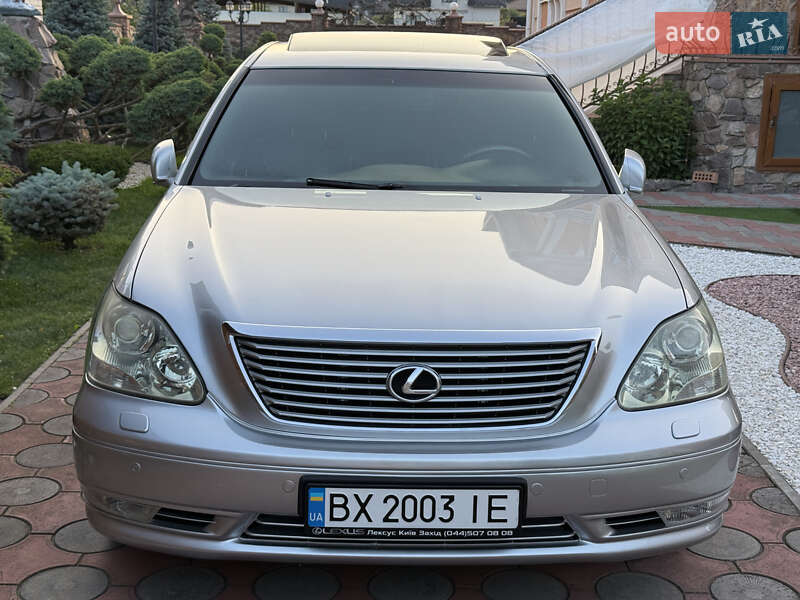 Седан Lexus LS 2004 в Вараше