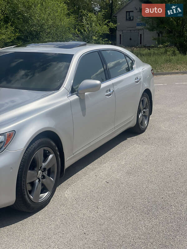 Седан Lexus LS 2008 в Дніпрі
