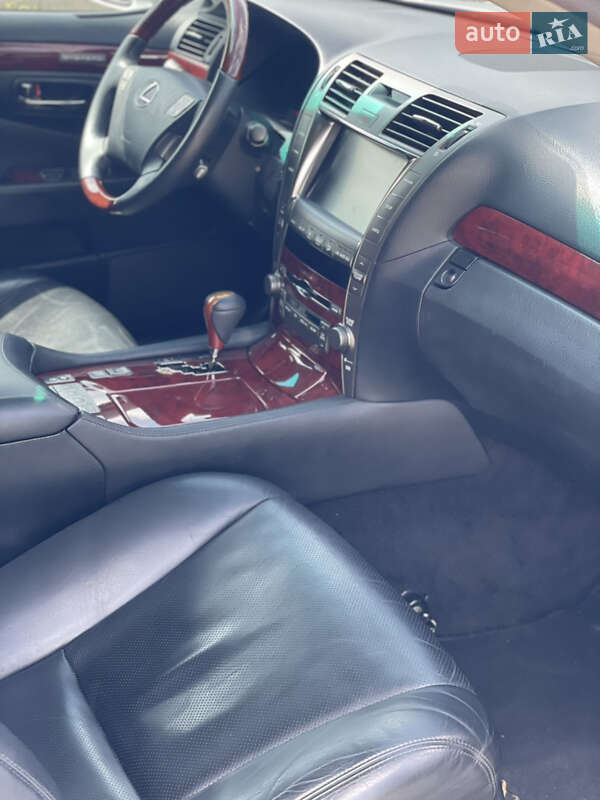 Седан Lexus LS 2008 в Дніпрі