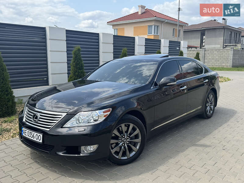 Lexus LS 2011