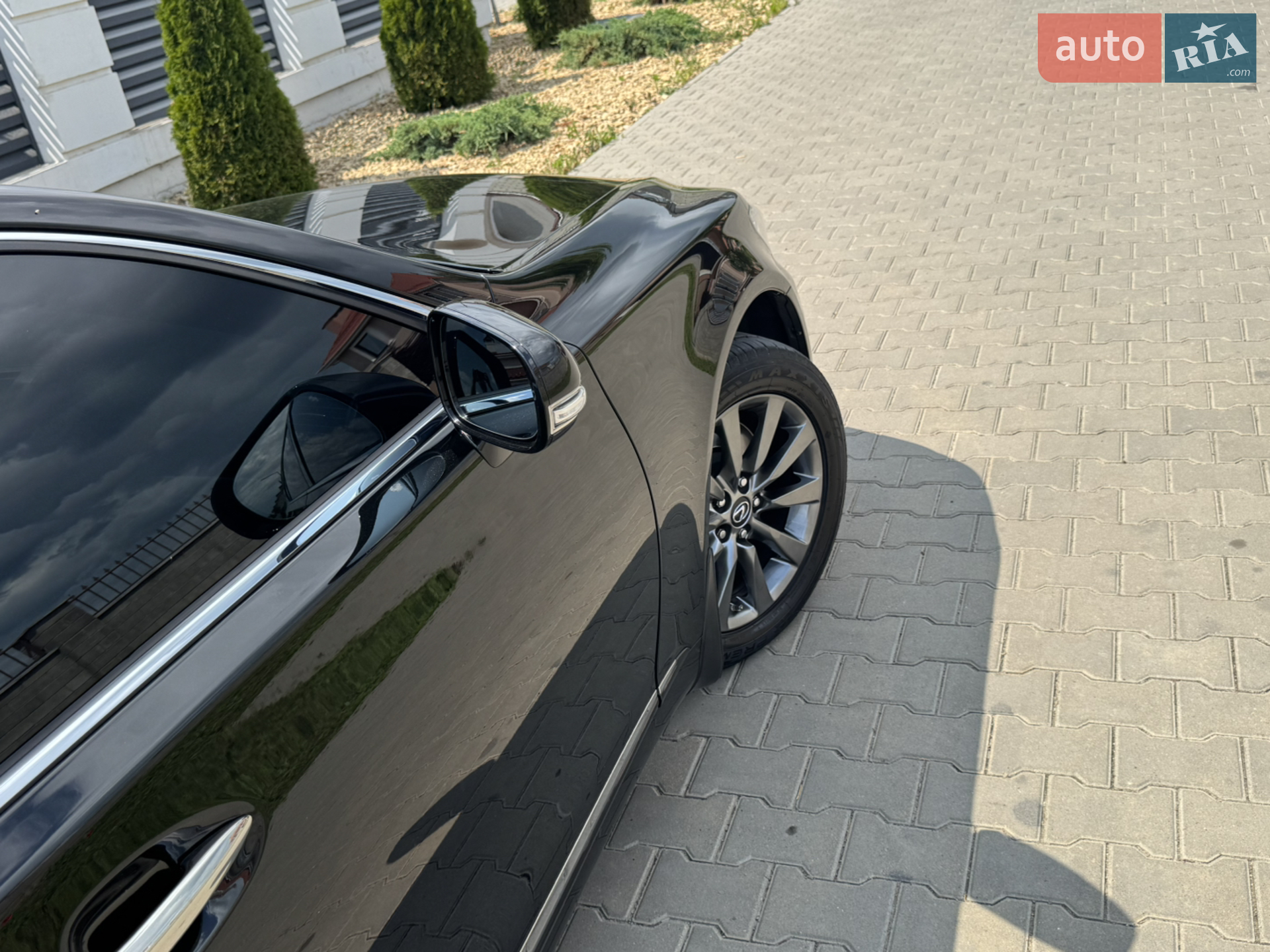 2011 Lexus LS - мініатюра 61