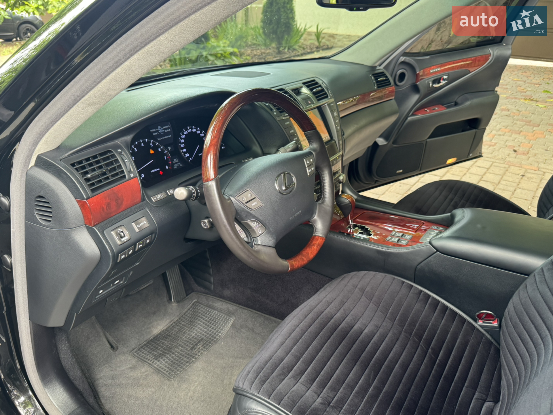 2011 Lexus LS - мініатюра 88
