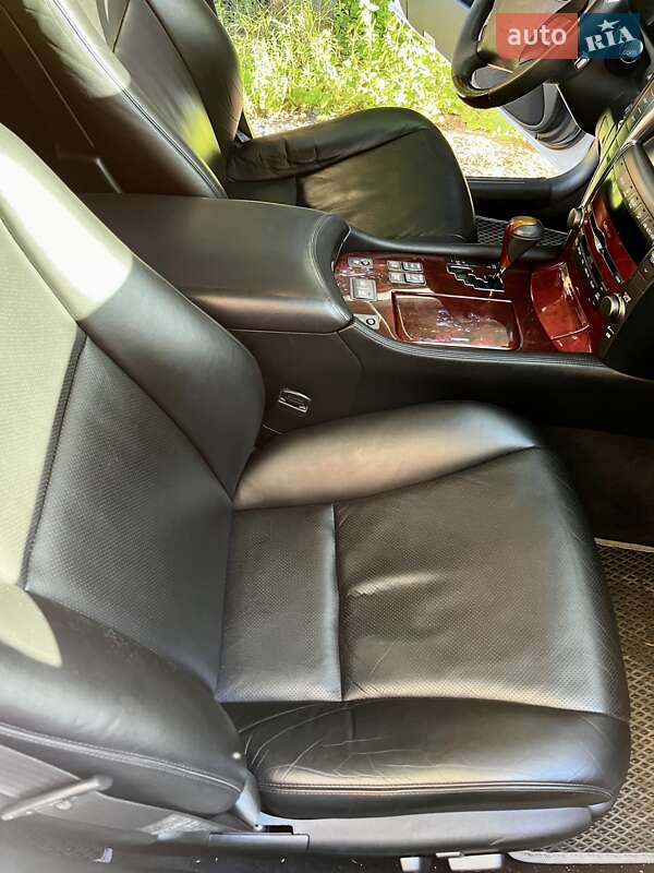 Седан Lexus LS 2008 в Сумах