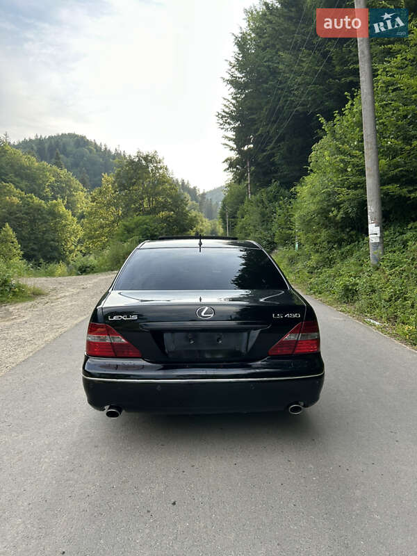 Седан Lexus LS 2004 в Яремче