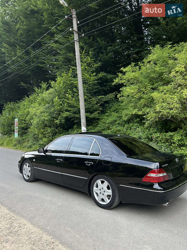 Седан Lexus LS 2004 в Яремче