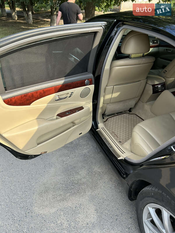 Седан Lexus LS 2007 в Чечельнике