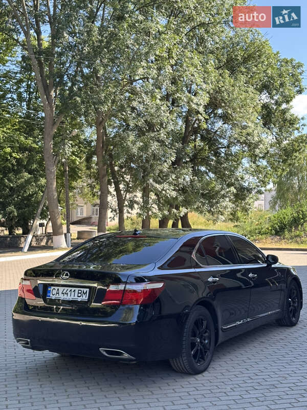 Седан Lexus LS 2007 в Шполе