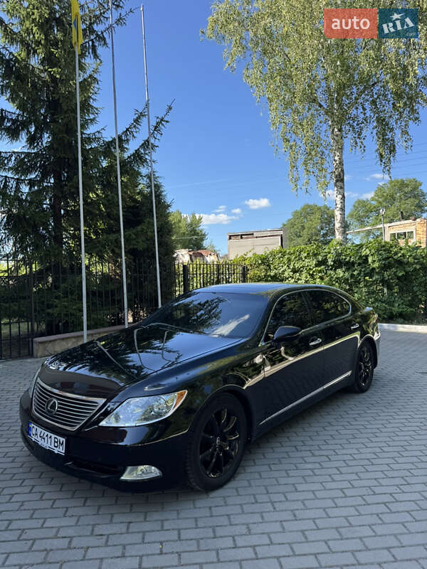 Седан Lexus LS 2007 в Шполе
