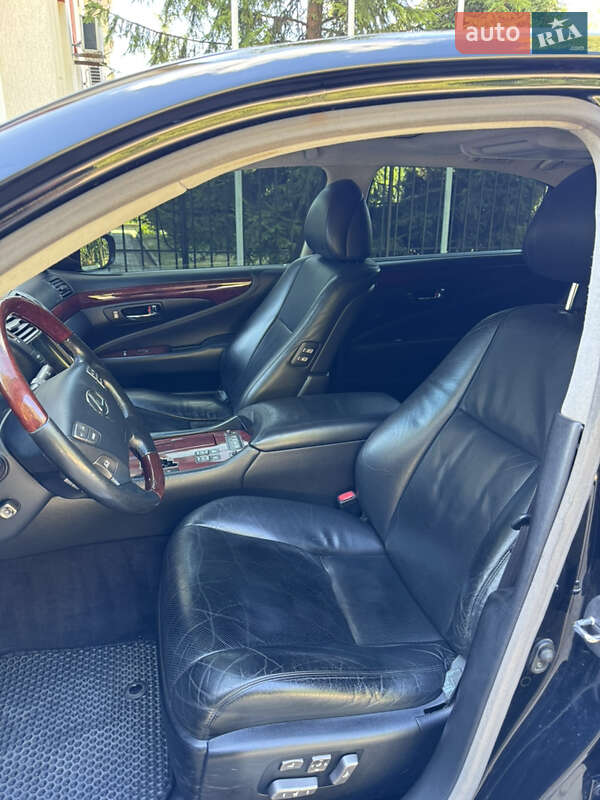Седан Lexus LS 2007 в Шполе
