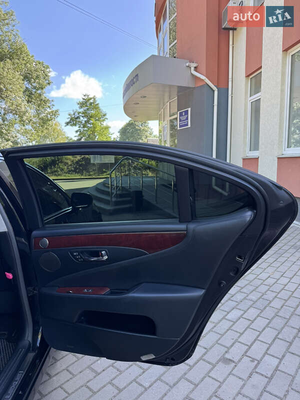 Седан Lexus LS 2007 в Шполе