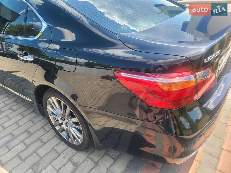 Седан Lexus LS 2011 в Киеве