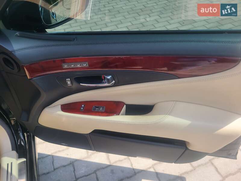 Седан Lexus LS 2011 в Киеве