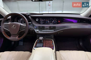 Седан Lexus LS 2018 в 