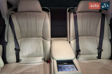 Седан Lexus LS 2018 в 